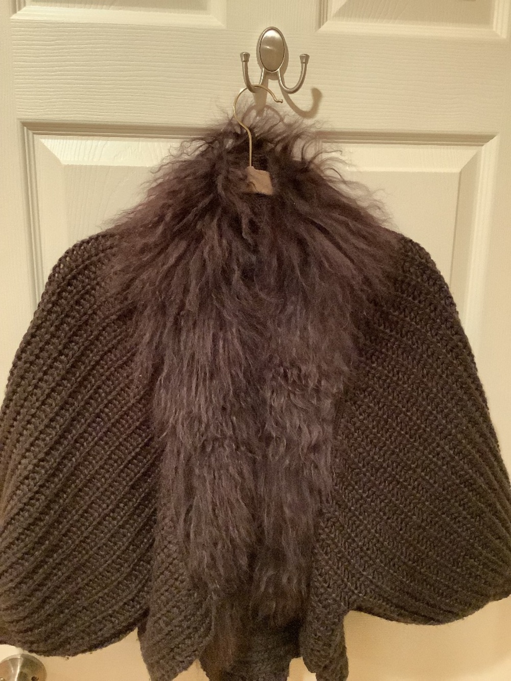 Stylish short cocoon sweater with faux fur detail like new